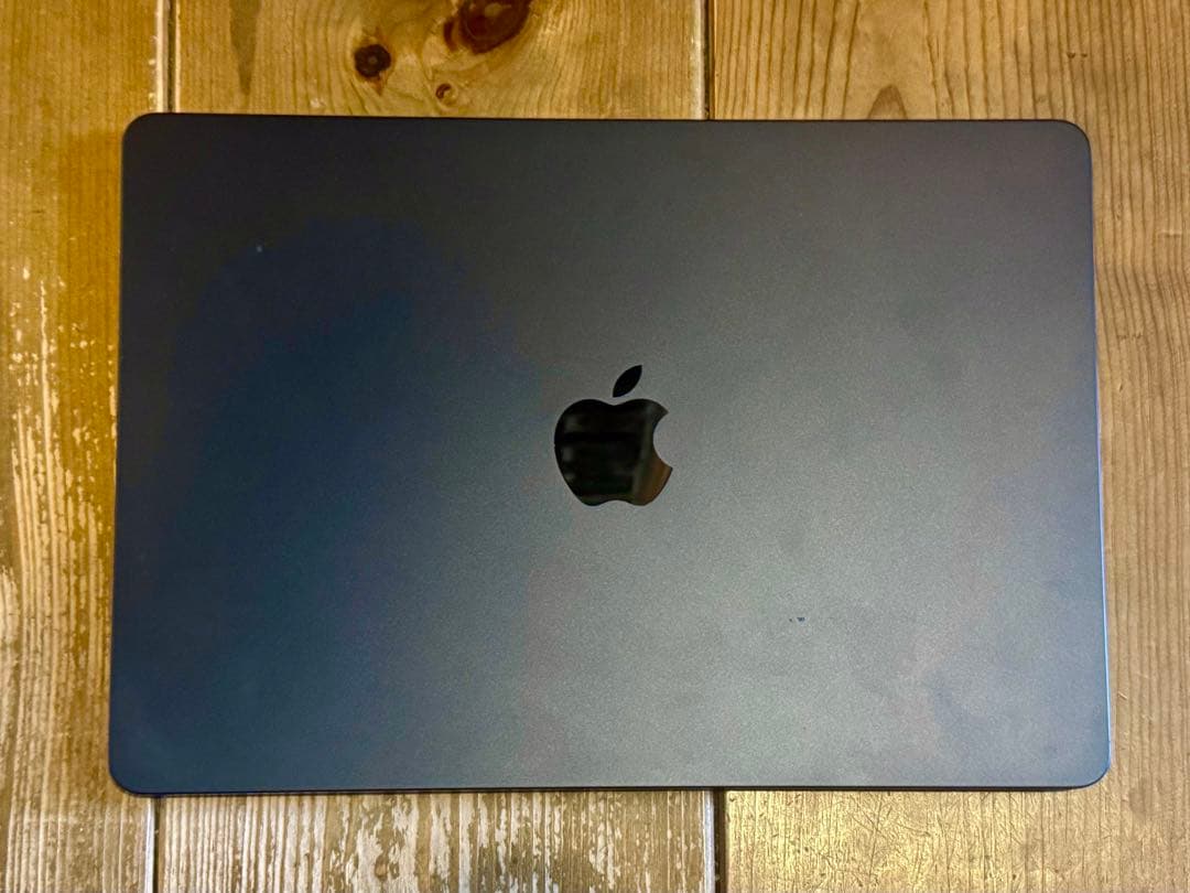 MacBook Air M2 8コアCPUと8コアGPU 13インチ256GB