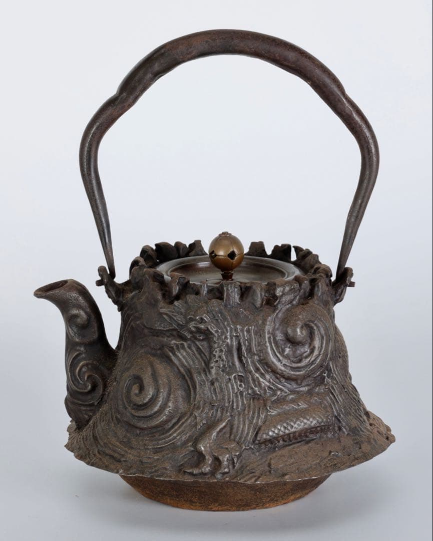 時代鉄瓶 雲龍文 高肉彫 荒磯岩肌造形 銅蓋 茶道具 煎茶道具 古美術品 骨董品