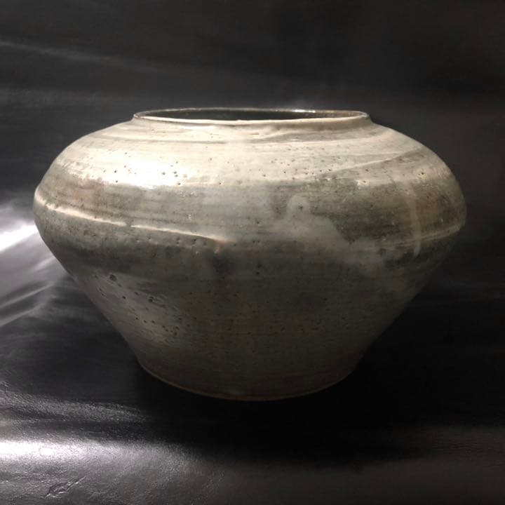 遺品整理◆骨董収集家だった祖父の大切なコレクションのお宝の壺、壷、花瓶、花道具