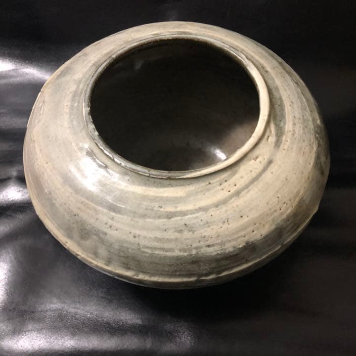 遺品整理◆骨董収集家だった祖父の大切なコレクションのお宝の壺、壷、花瓶、花道具