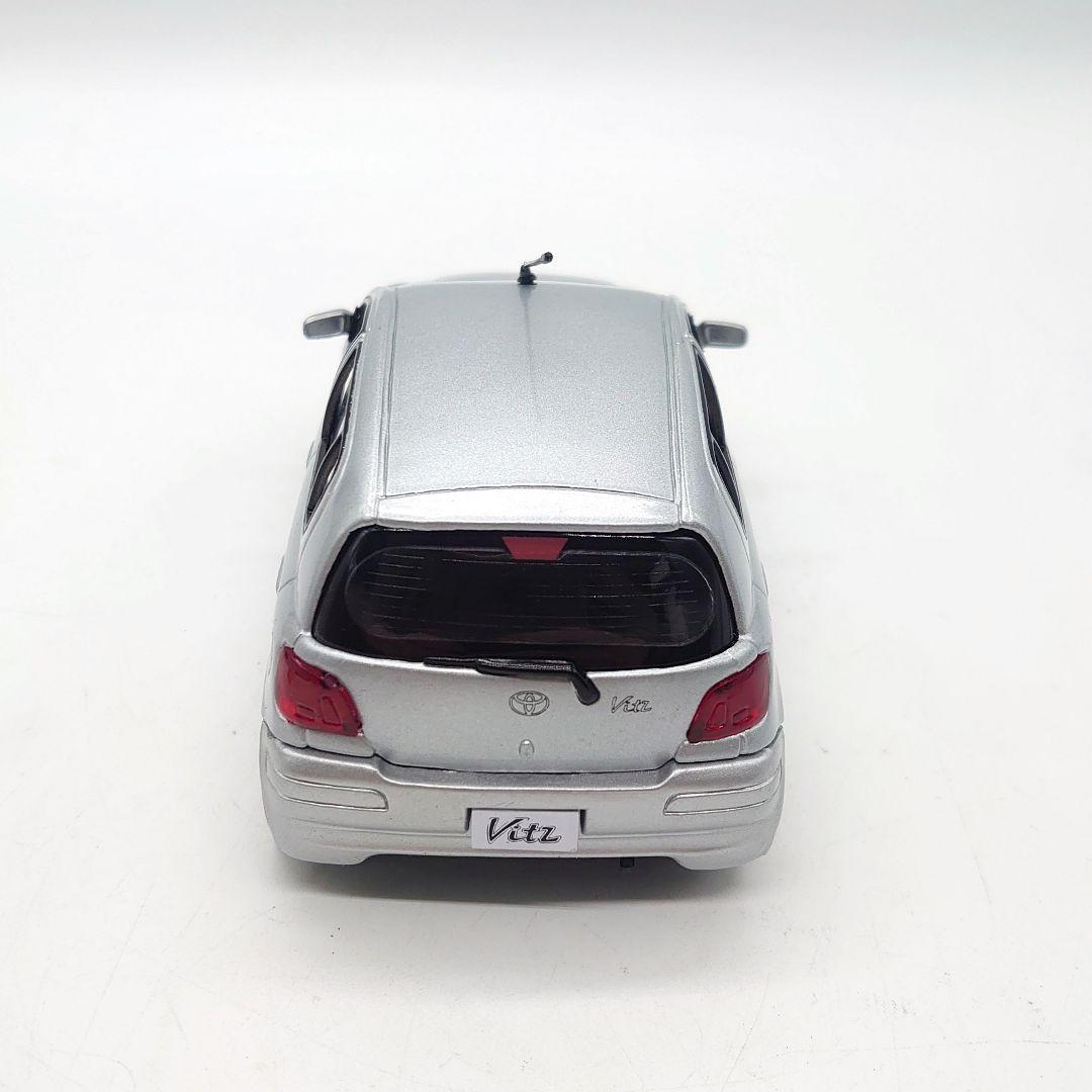 TOYOTA Vitz カラーサンプル ミニカー フィギュア