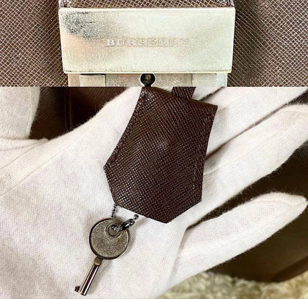Burberry ビジネスバッグ　ダレスバッグ　鍵　レザー　大容量　茶