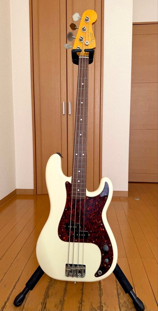 ベース Fender Japan Precision Bass PB62-70US