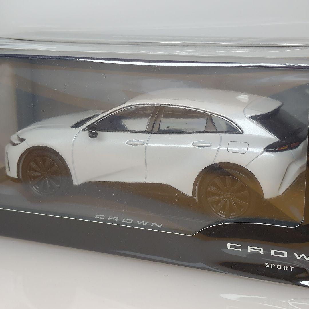 新型 トヨタ クラウンスポーツ カラーサンプル プレシャスホワイトパール 非売品