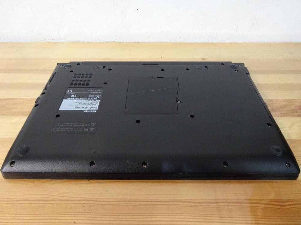 東芝 ノートパソコン dynabook B65/DP/中古特価良品