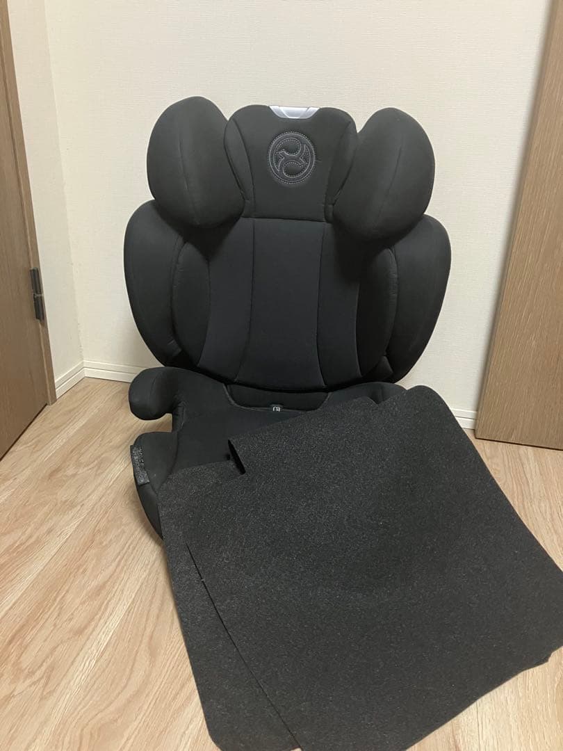 Cybex Solution Z i-Fix ジュニアシート ブラック