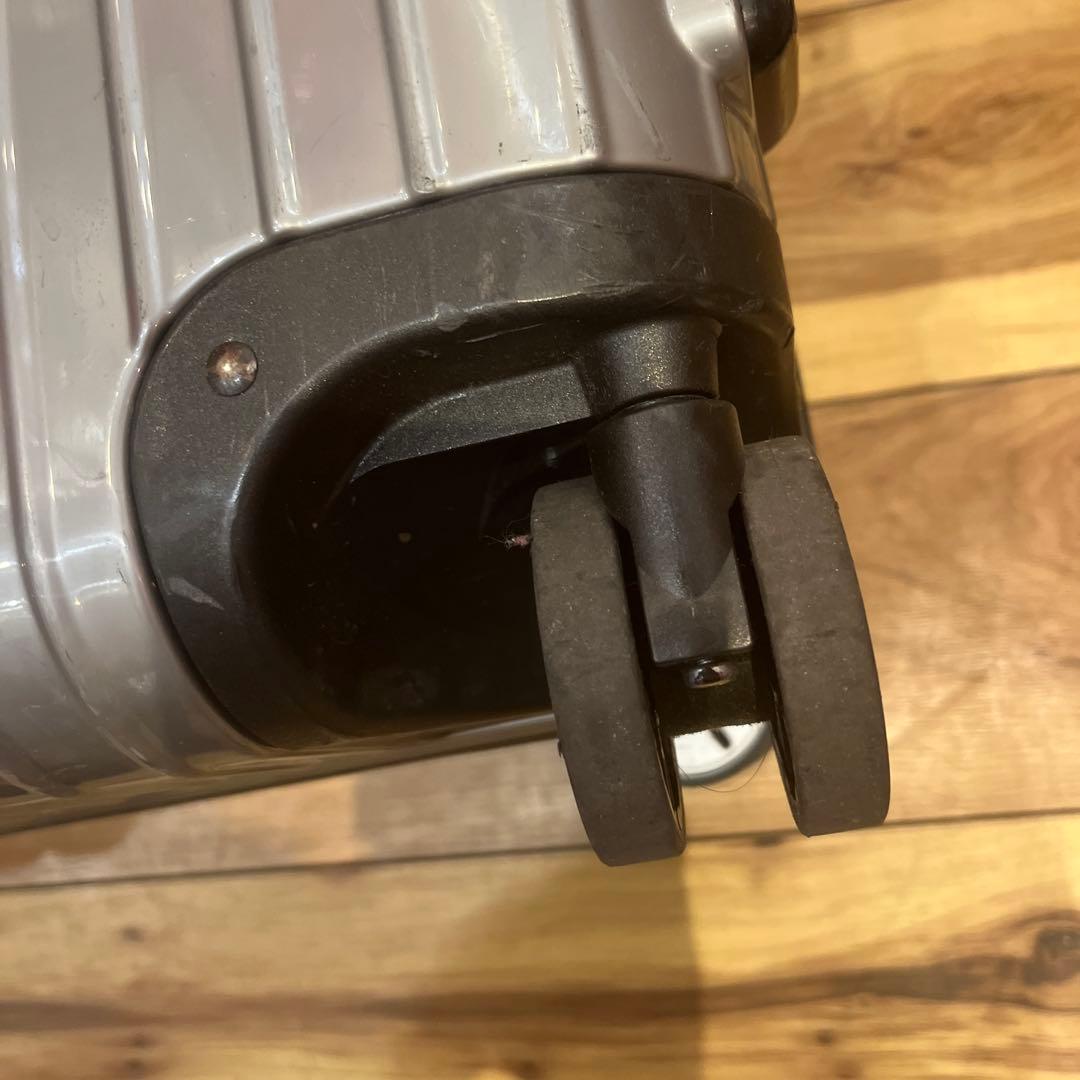 百貨店購入RIMOWAリモアキャリーケース87ℓ4.4キロシルバー