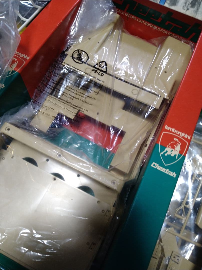 タミヤ　TAMIYA　1/12 ランボルギーニ　チーター　組立途中　（ジャンク）