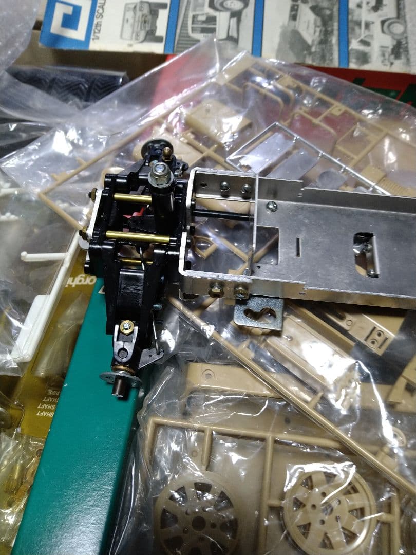 タミヤ　TAMIYA　1/12 ランボルギーニ　チーター　組立途中　（ジャンク）