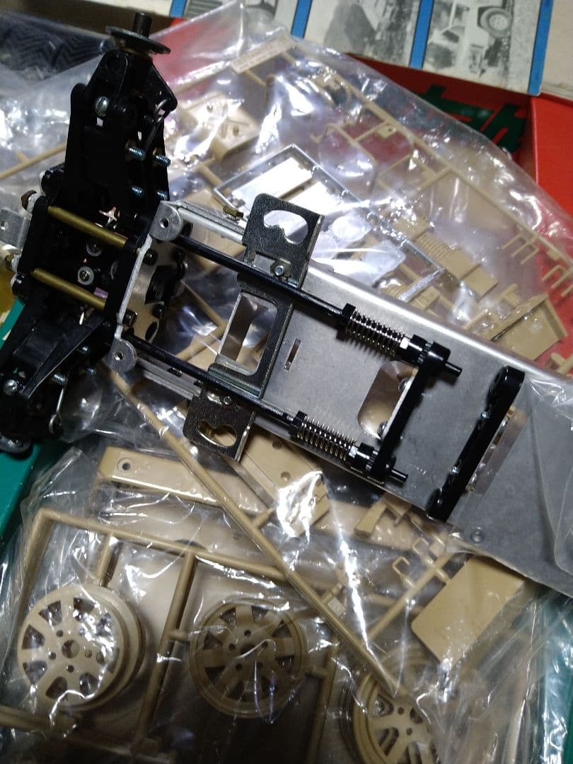 タミヤ　TAMIYA　1/12 ランボルギーニ　チーター　組立途中　（ジャンク）