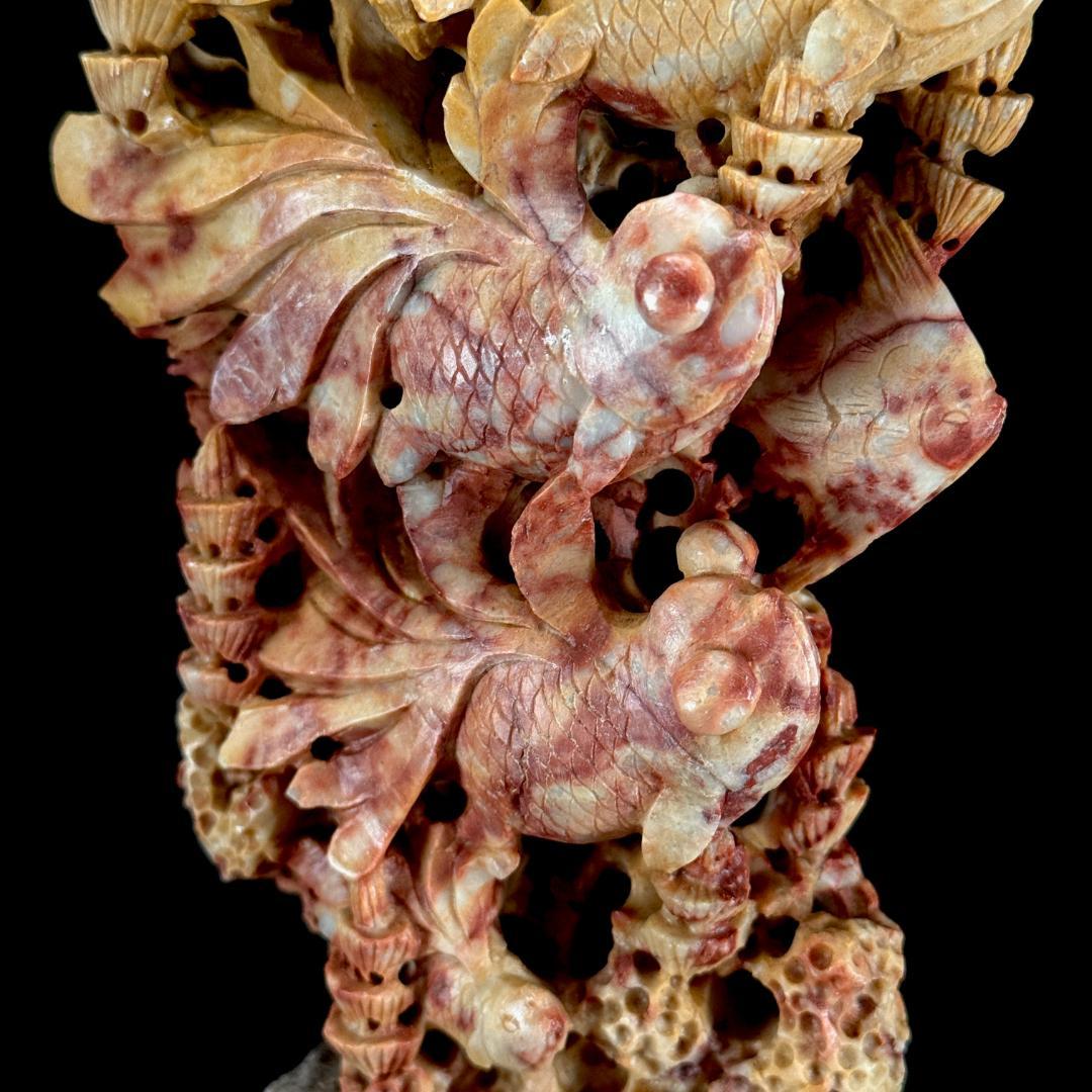 中国古美術　唐物　寿山石　細密彫刻像　金魚置物　高さ19.5cm