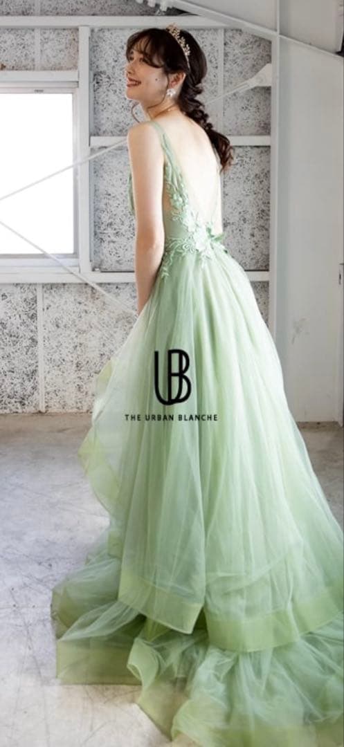 ⭐︎年末までの限定価格⭐︎THE URBAN BLANCHE カラードレスグリーン
