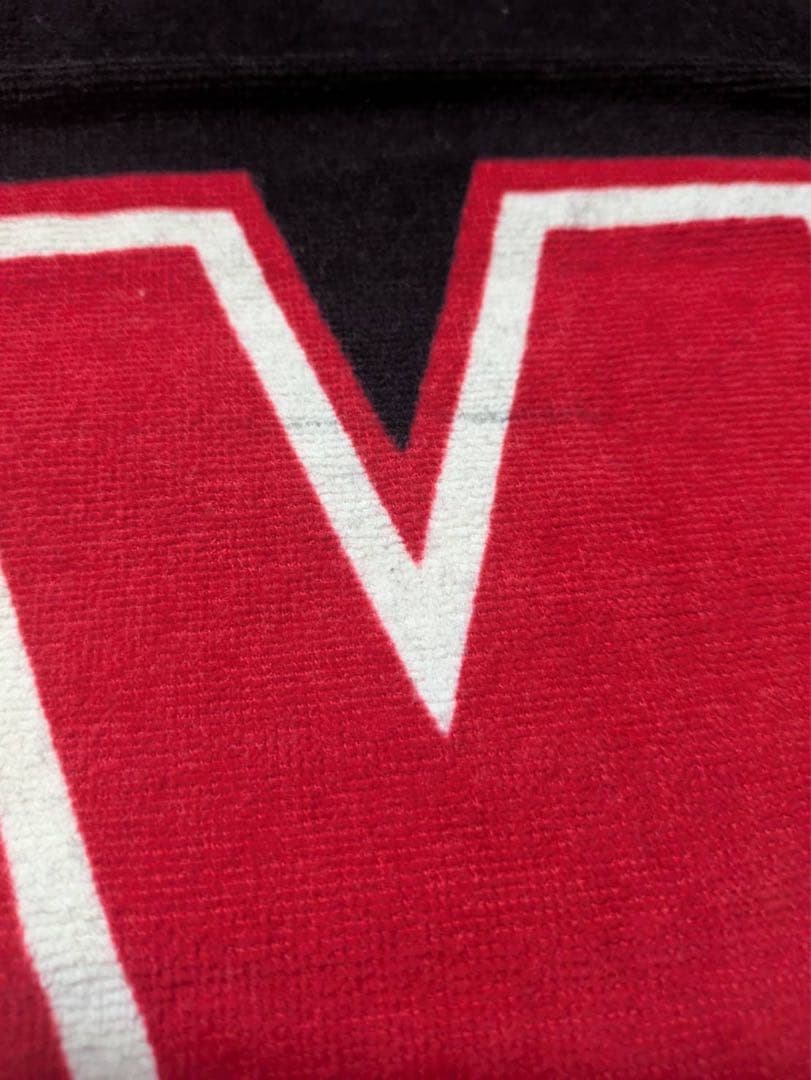 矢沢永吉SBTスペシャルビーチタオル　（ロゴ蓄光）ブラック/レッド