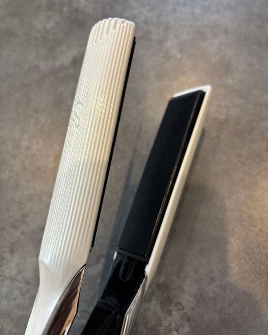 ReFaストレートヘアアイロン　2022年製