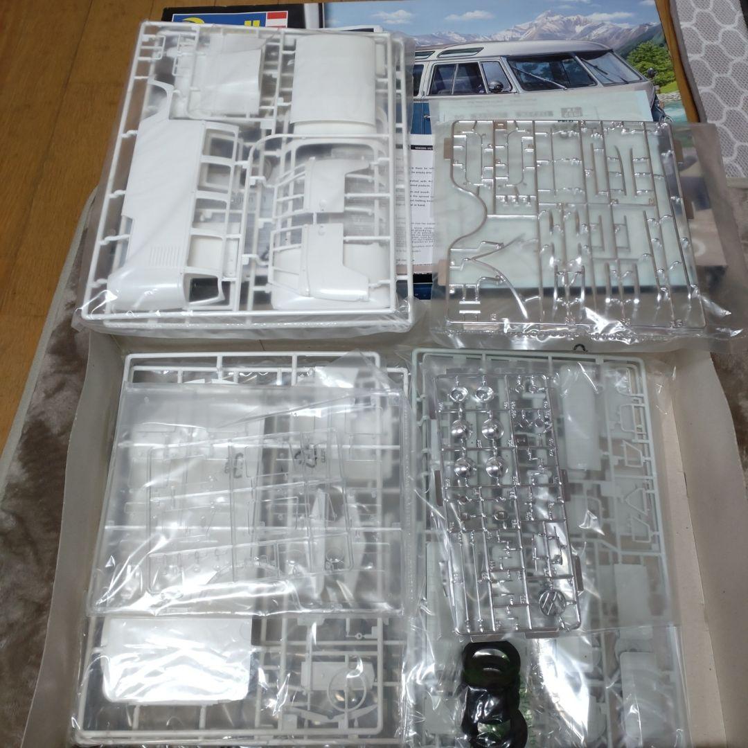 自動車 Revell 1/16 Volkswagen T1 Samba Bus