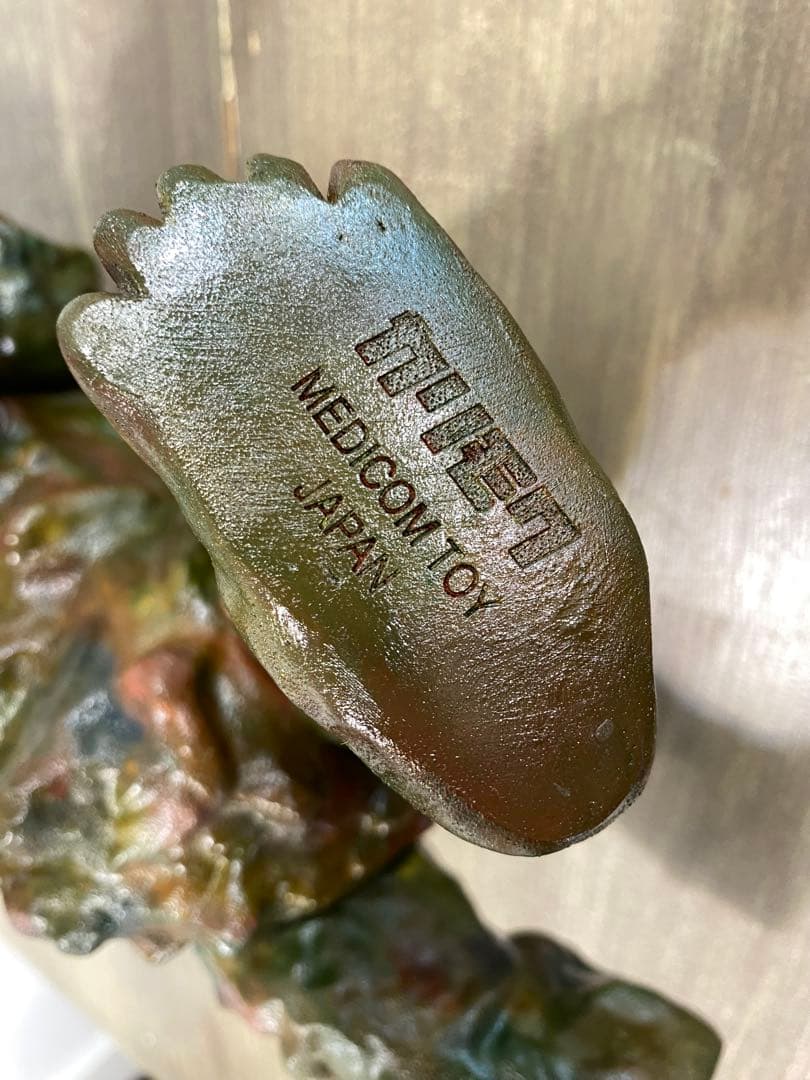 NAGNAGNAG Four Eyesカリモクコラボ　暴力原人