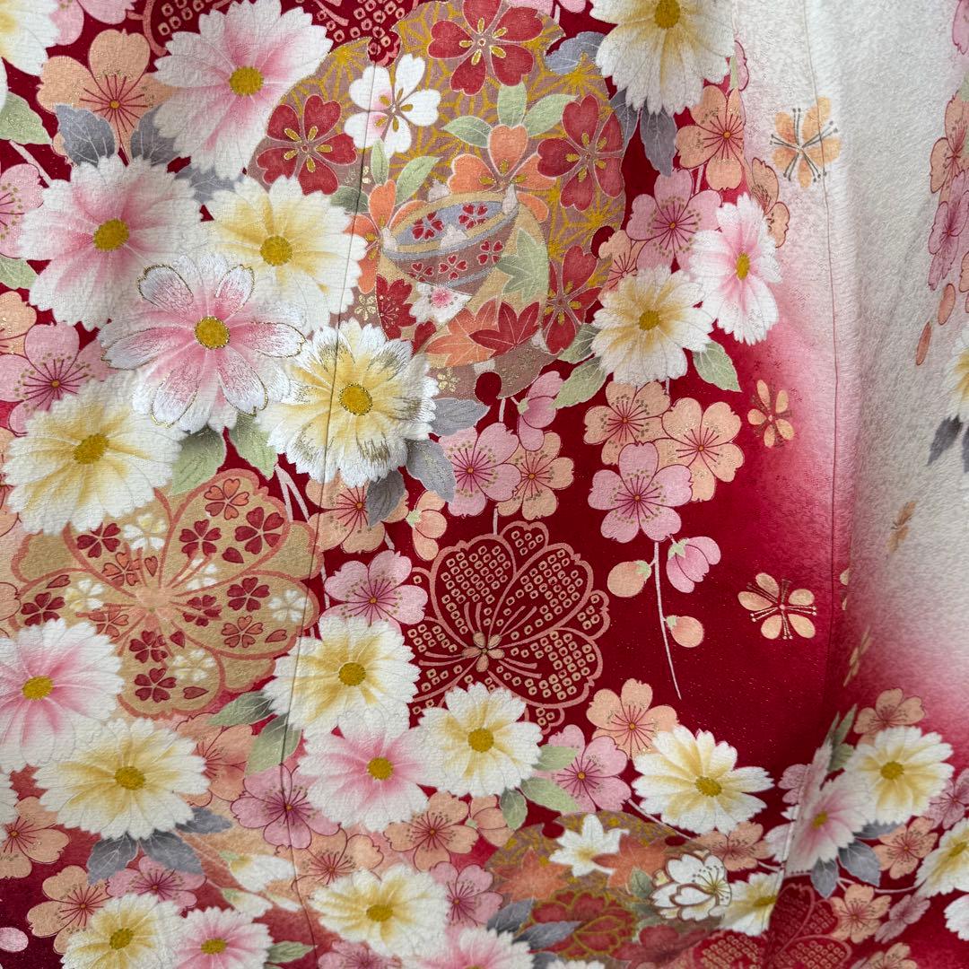 超美品　正絹　現代振袖　成人式　着物　162㎝　紅　赤　白　金糸　刺繍　花柄