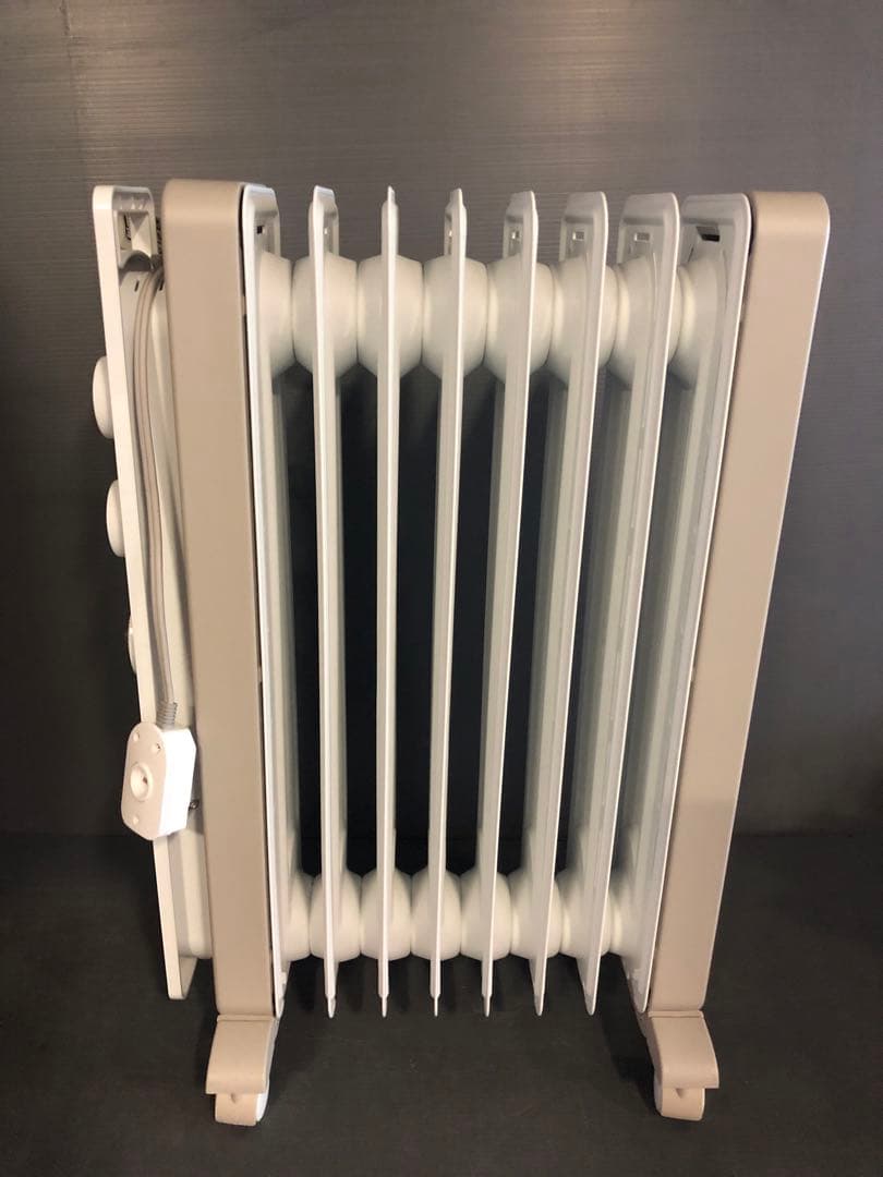 【未使用品】デロンギオイルヒーター　RHJ21F0812-WH