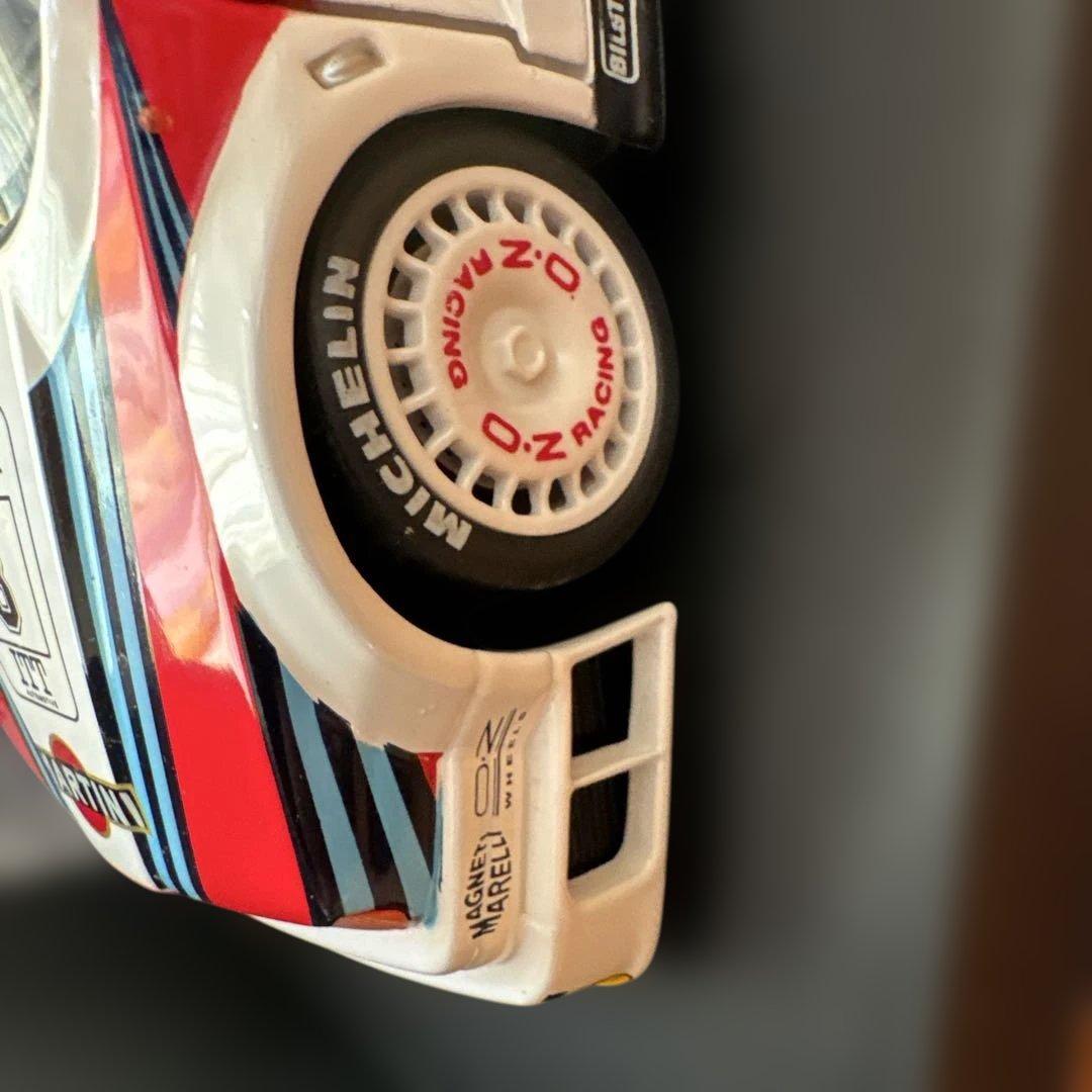 アルファロメオ　155 1/18 UT MODELS MINICHANPS