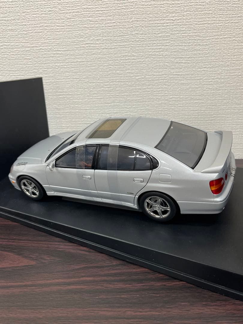 オートアート1/18トヨタ アリスト シルバー