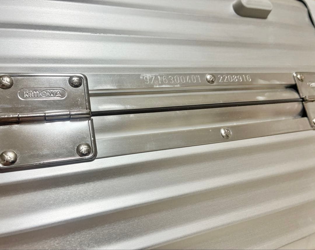 【美品】 リモワ クラシックフライト 4輪 マルチホイール 63L 廃盤モデル