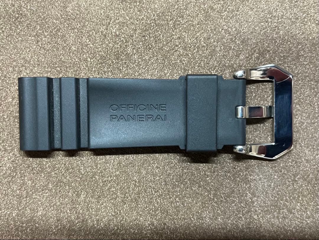 オフィチーネ パネライ ラバーベルト ブラック