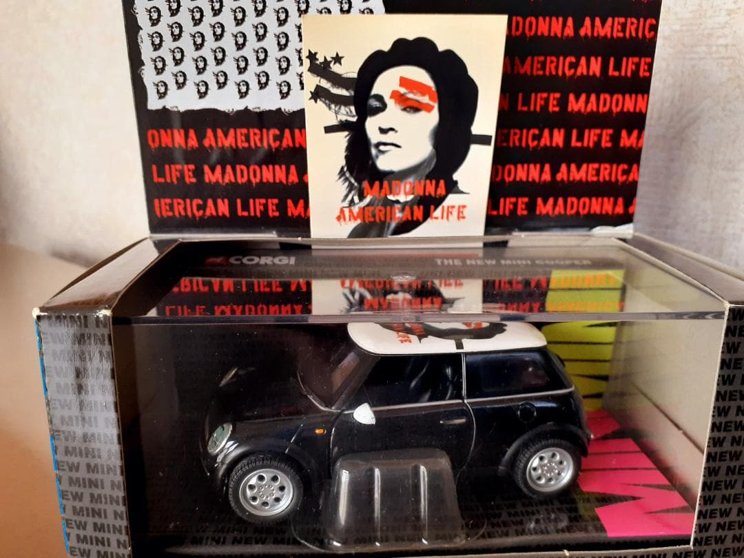 マドンナ　 American Life 　Corgi製　Mini Cooper