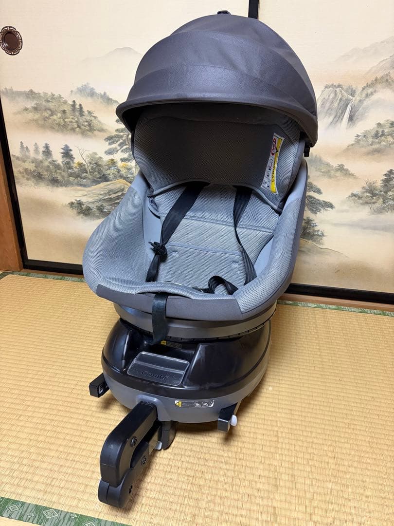 Combi 車用チャイルドシート グレー 日よけ付き