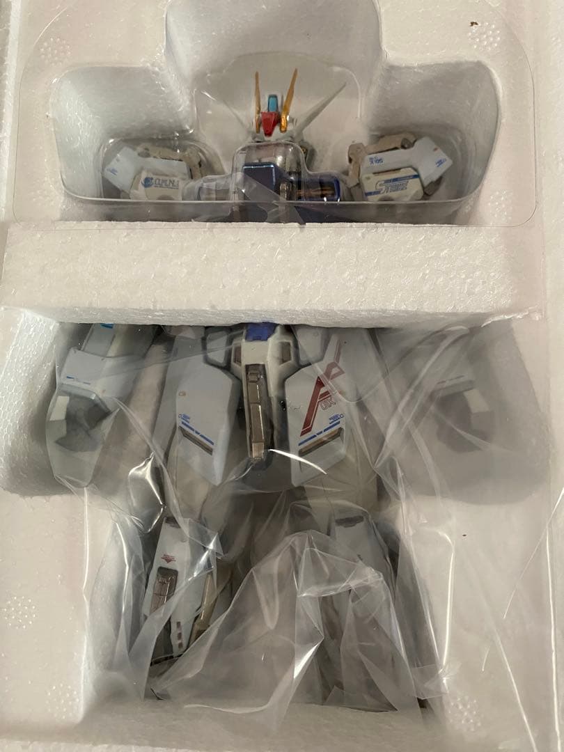 メタルビルドストライク10thエールソードランチャーセット