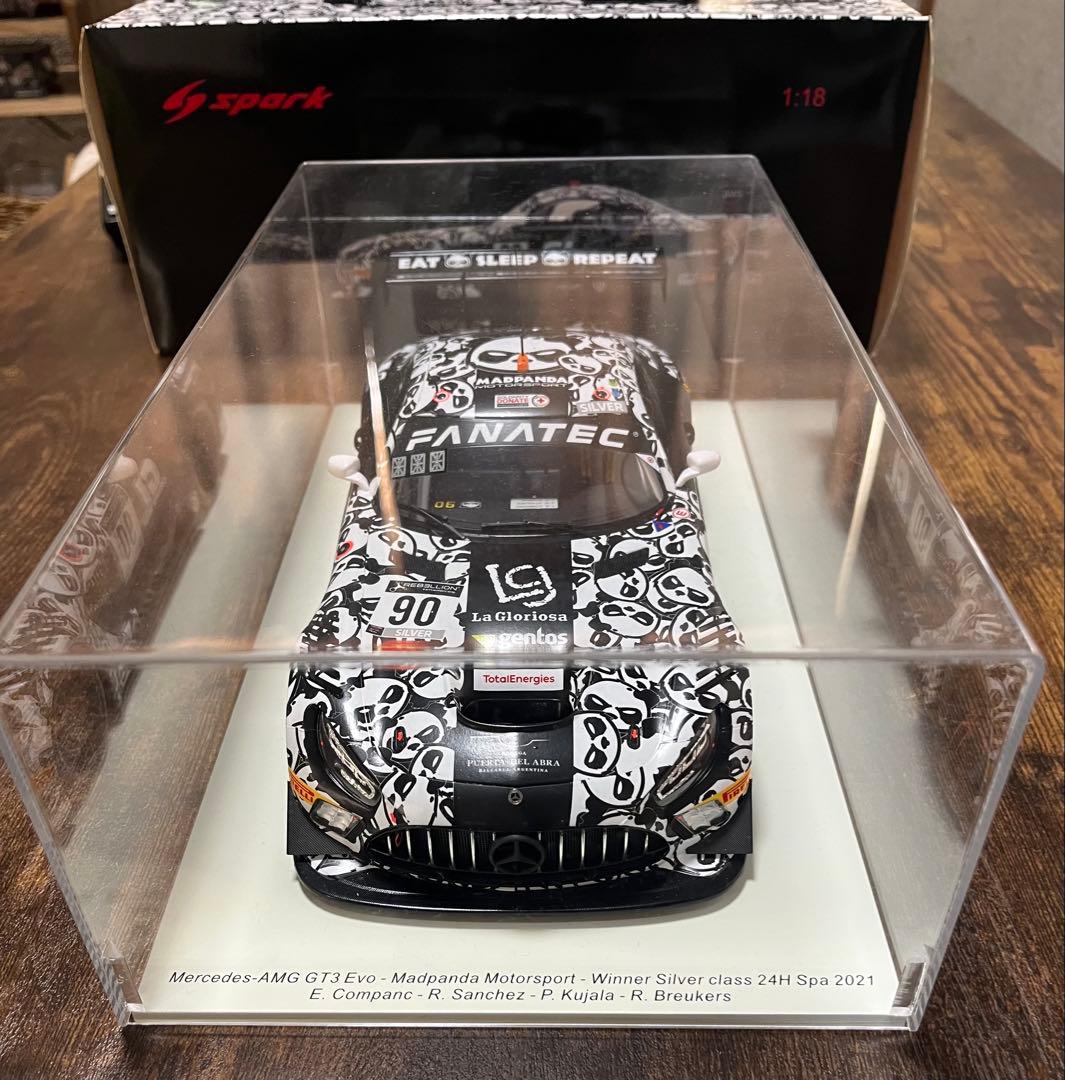 スパーク　ミニカー　1/18 スパーク　メルセデスAMG GT3 マッドパンダ