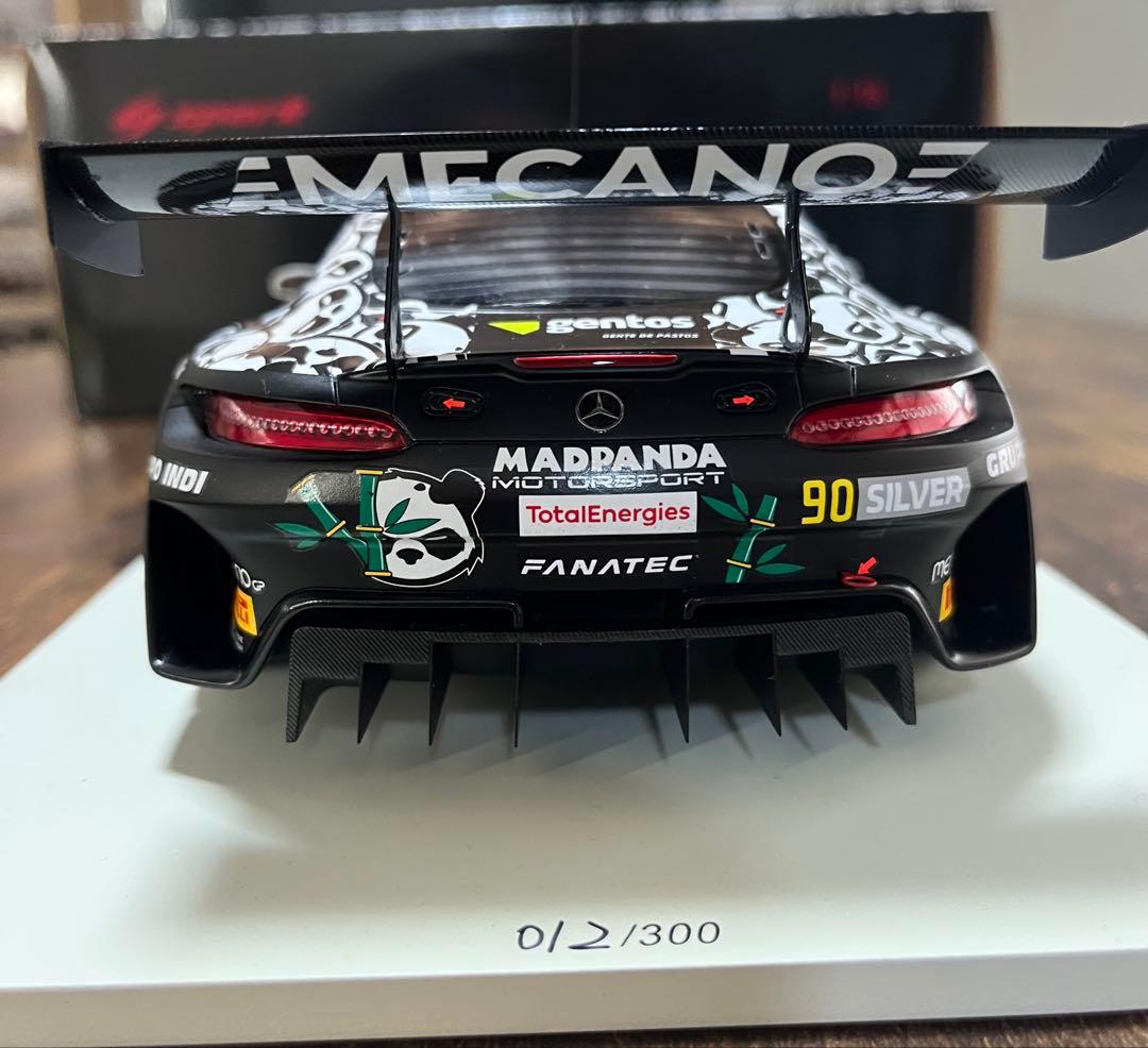 スパーク　ミニカー　1/18 スパーク　メルセデスAMG GT3 マッドパンダ