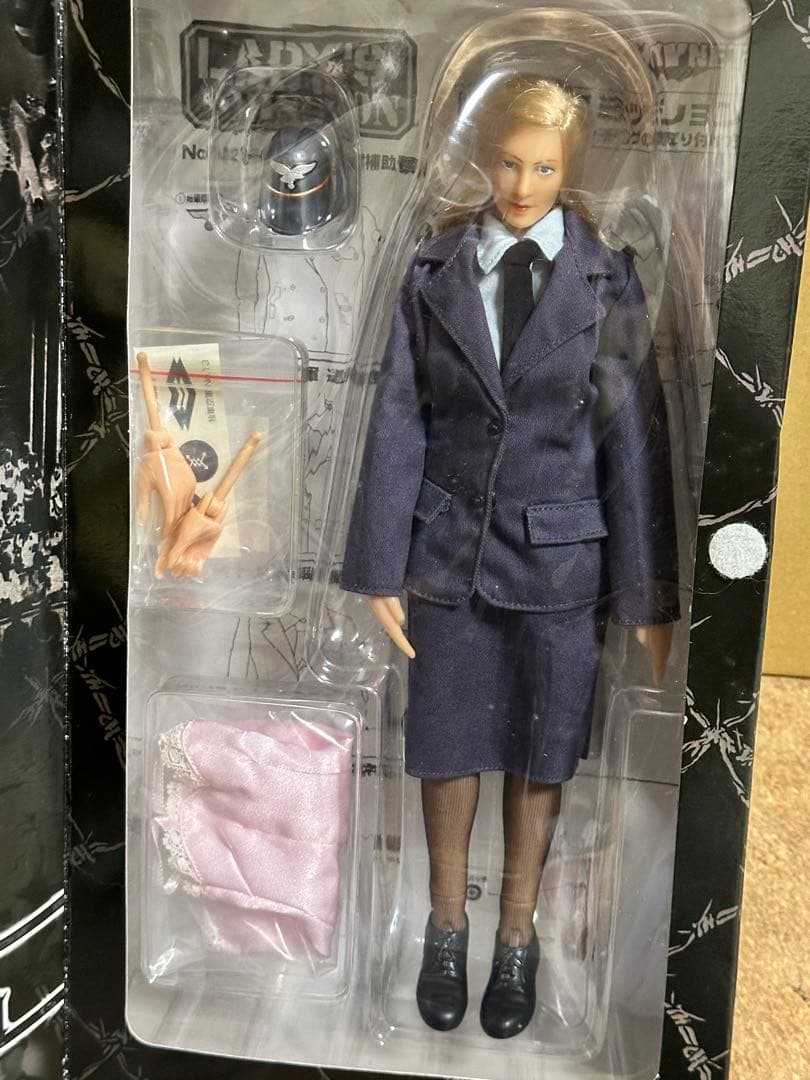 レディースミッション　ドイツ空軍 通信補助員 フローラ・ボーマン