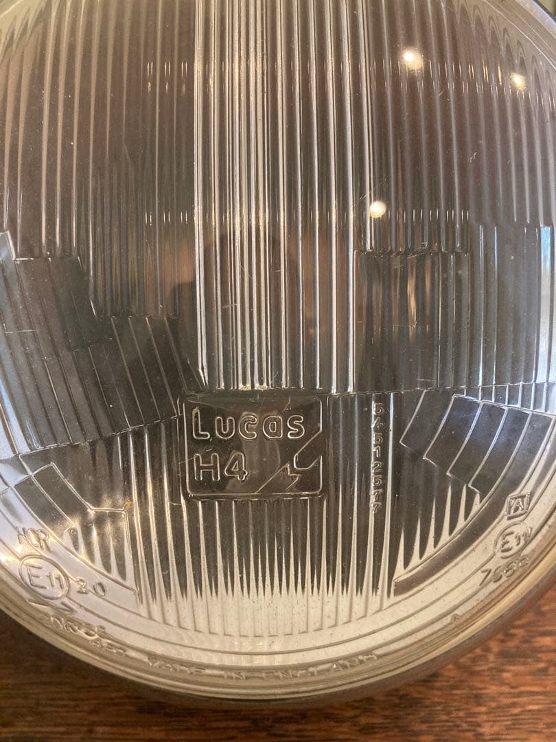 雰囲気抜群　Lucasヘッドライト