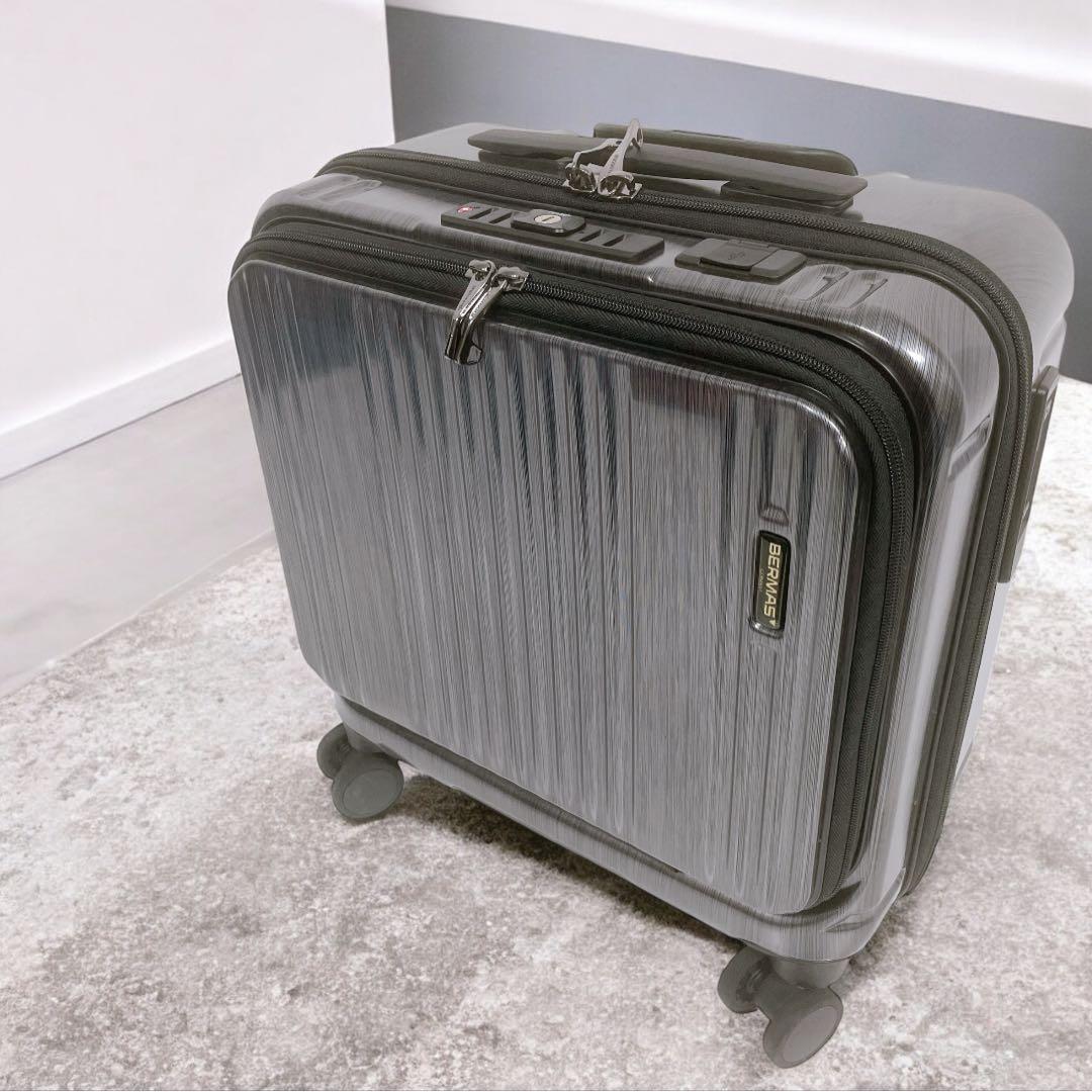 【良品】BERMAS バーマスINTER CITY USB付スーツケース 33L