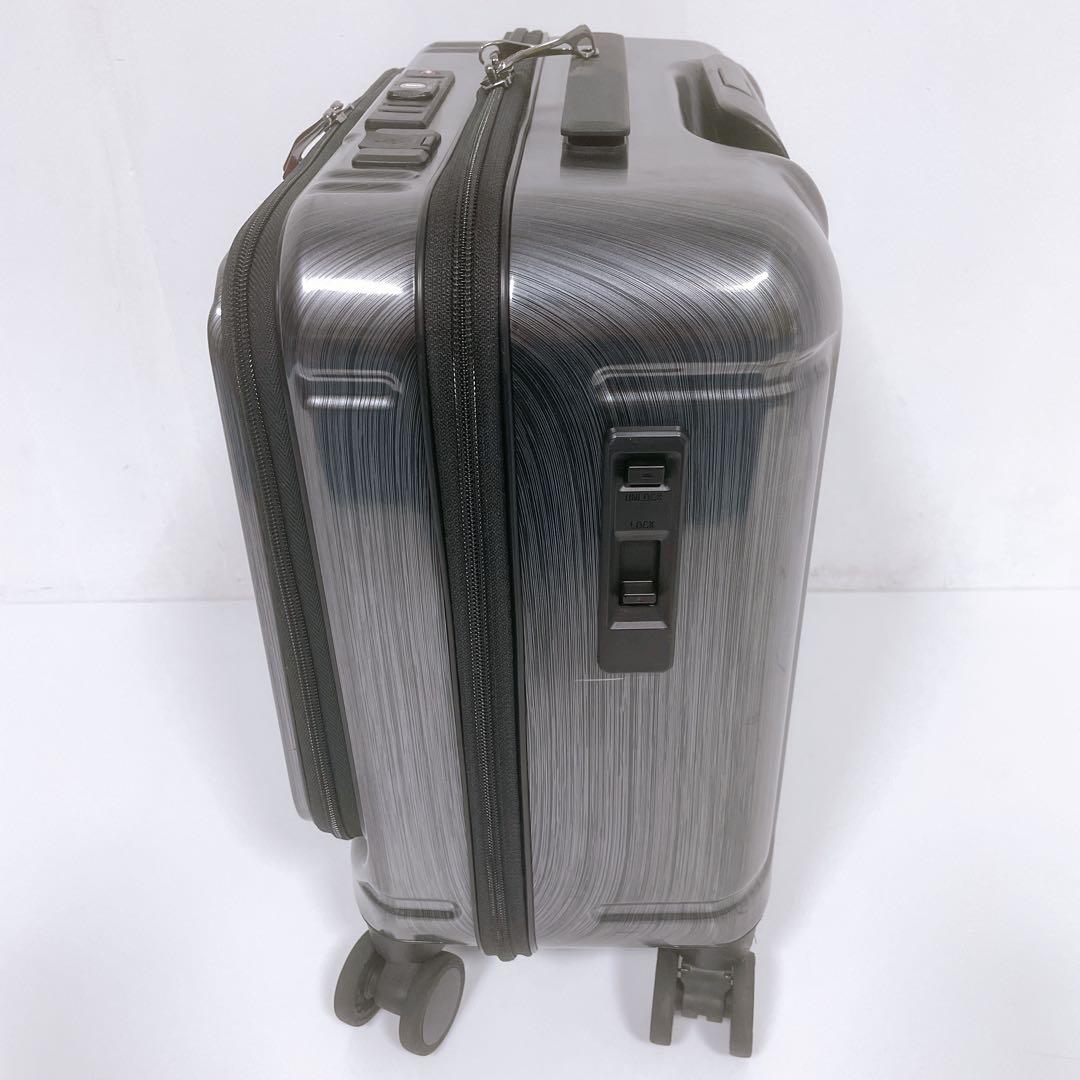 【良品】BERMAS バーマスINTER CITY USB付スーツケース 33L