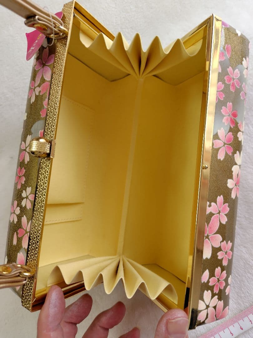 【新品未使用品】和装用バッグと草履セット（フリーサイズ）