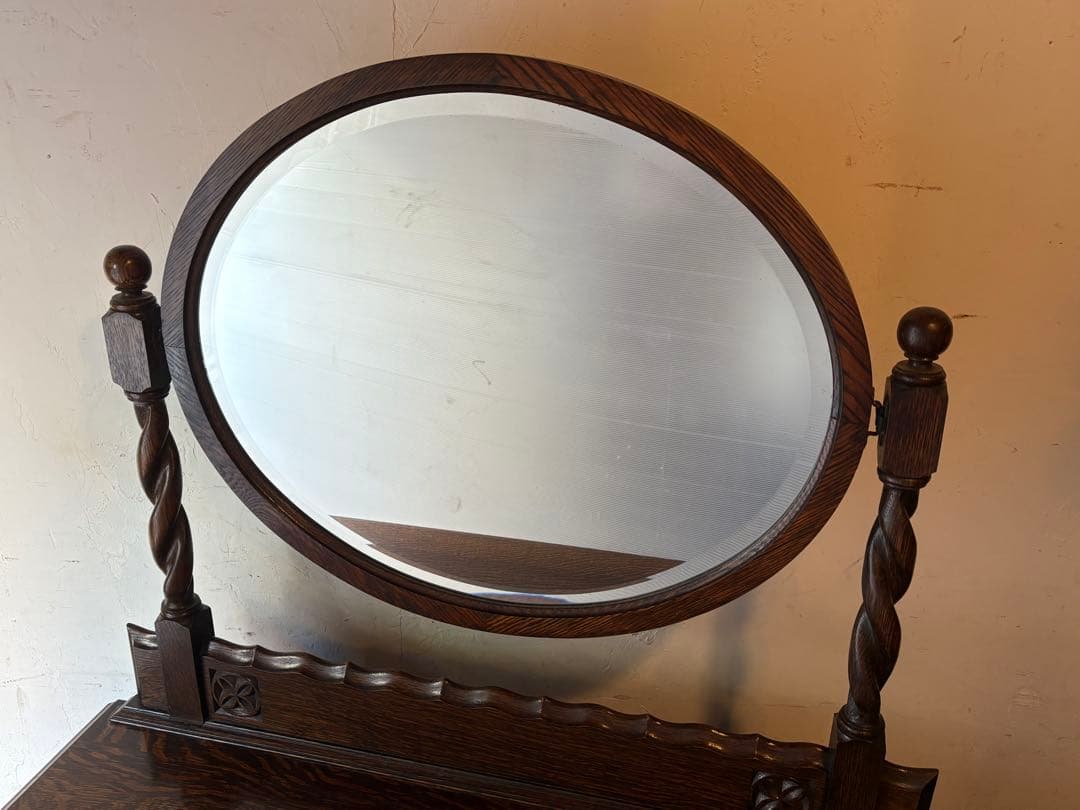 イギリスアンティーク オーク材ドレッサー 楕円形ミラー付き