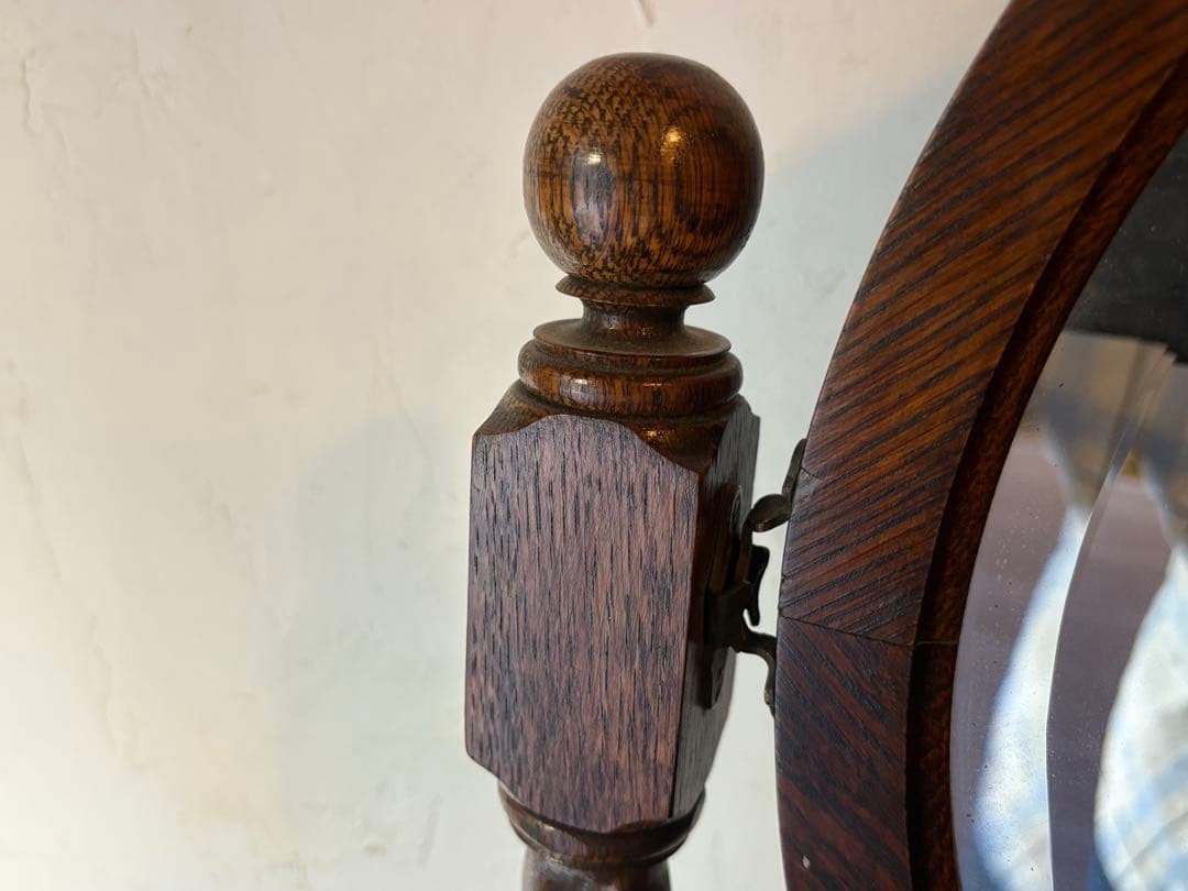 イギリスアンティーク オーク材ドレッサー 楕円形ミラー付き