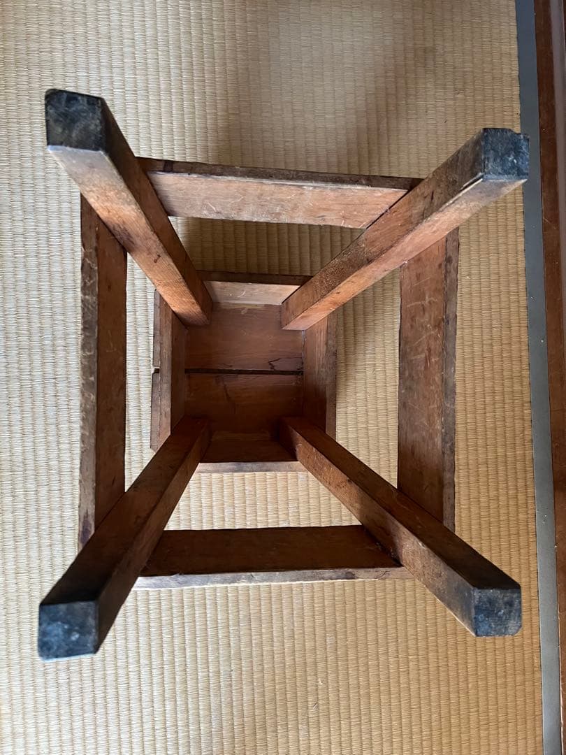 アンティークチェア　無垢材　木製　昭和レトロな学校の椅子　スツール　花台