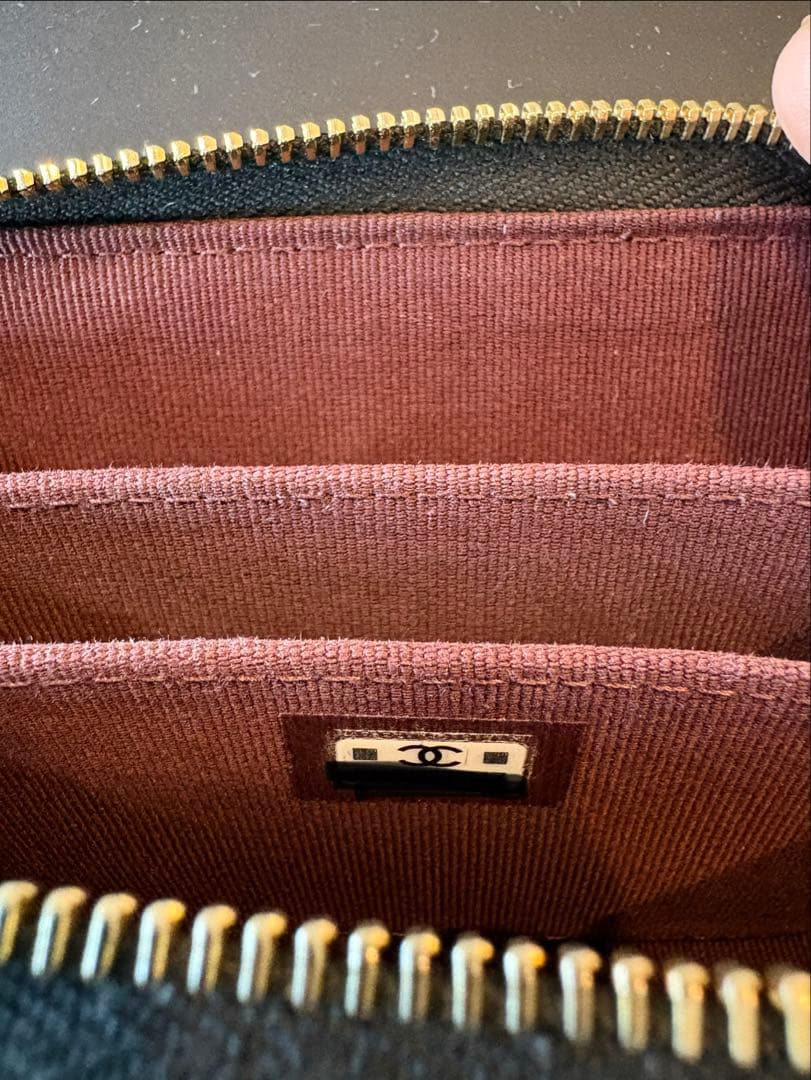 CHANEL クラシックジップパース　ラムスキン　ブラック　ゴールド金具