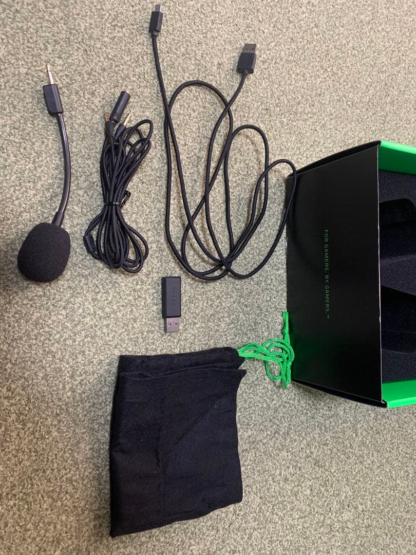 Razer BLACKSHARK V2 PRO ワイヤレスゲーミングヘッドセット