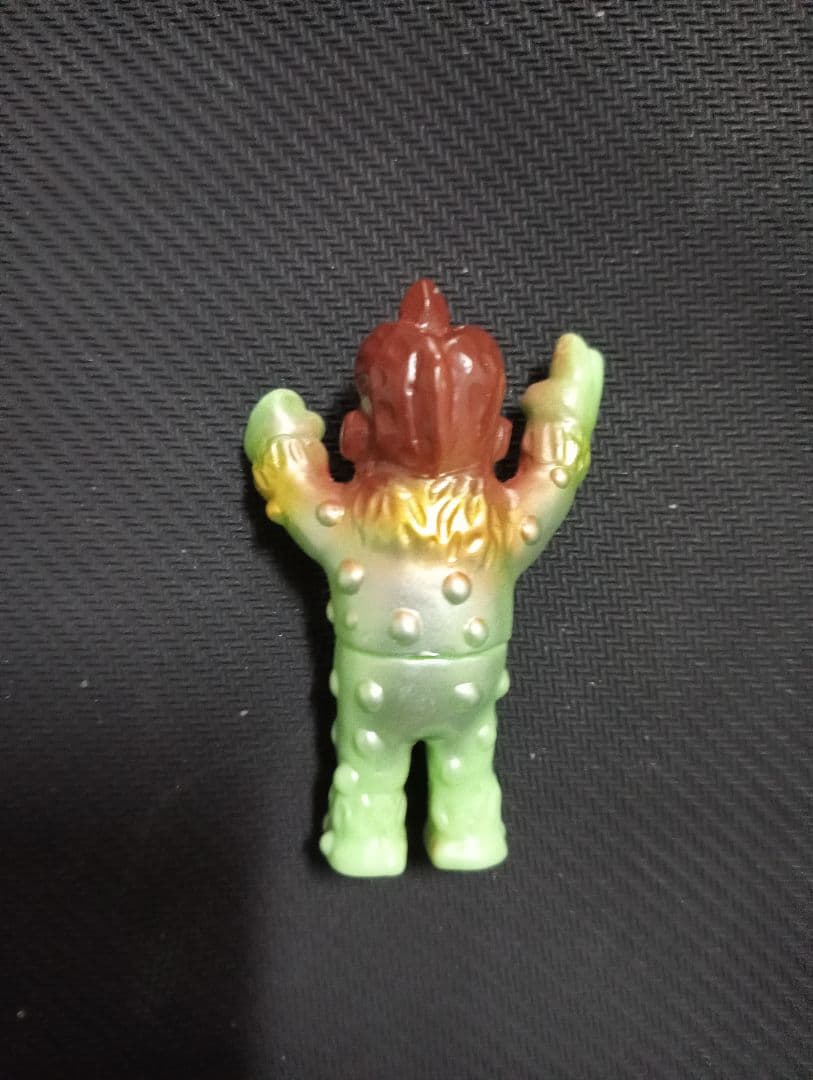 ぶたのはな ナックル星人 怪獣 ソフビ sofvi 　じゃんけんバトル