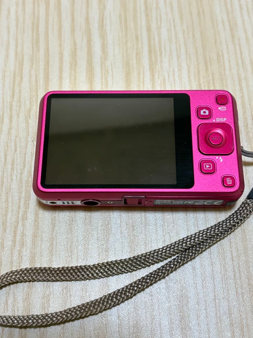 【即購入可】CASIOデジタルカメラEXILIM チェリーピンク EX-Z800