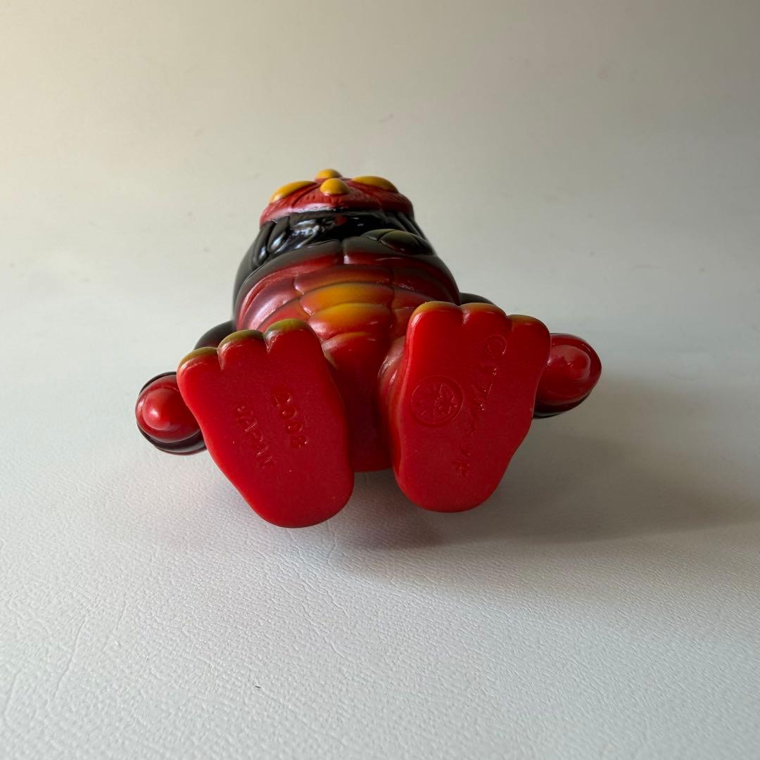 リアルヘッド　ジンジャーR　ミニ　ソフビ　フィギュア　赤　黒