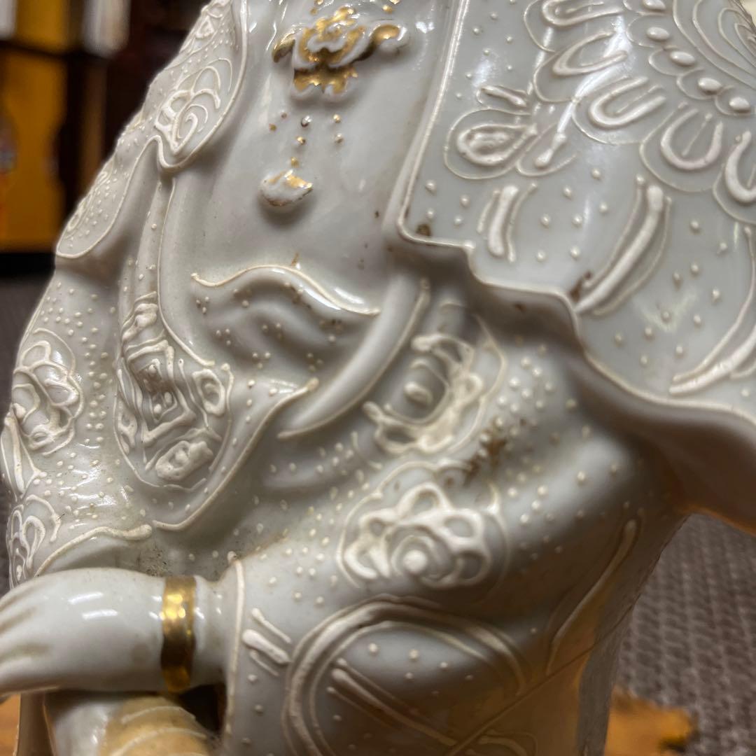 九谷焼　白絵付け金彩観音　石川県 日本美術　骨董品　アンティーク　古美術