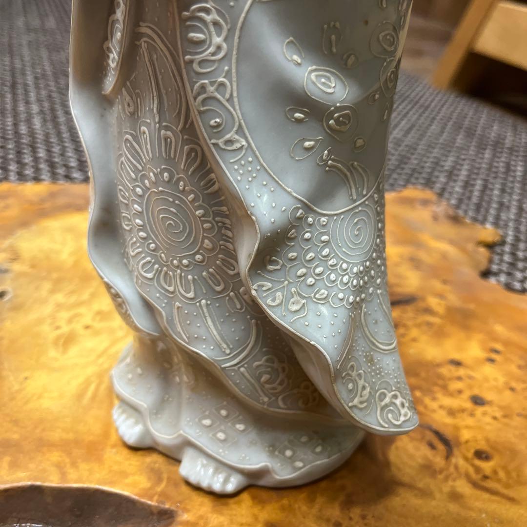 九谷焼　白絵付け金彩観音　石川県 日本美術　骨董品　アンティーク　古美術