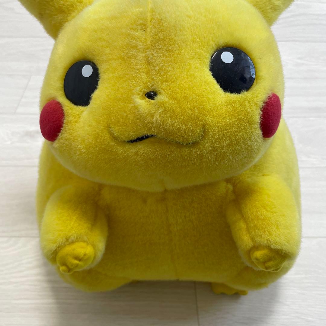 初期　ピカチュウ ぬいぐるみ