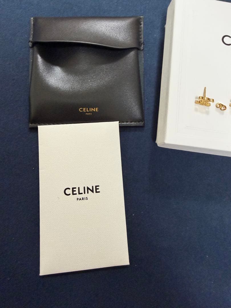 CELINE トリオンフ ピアス