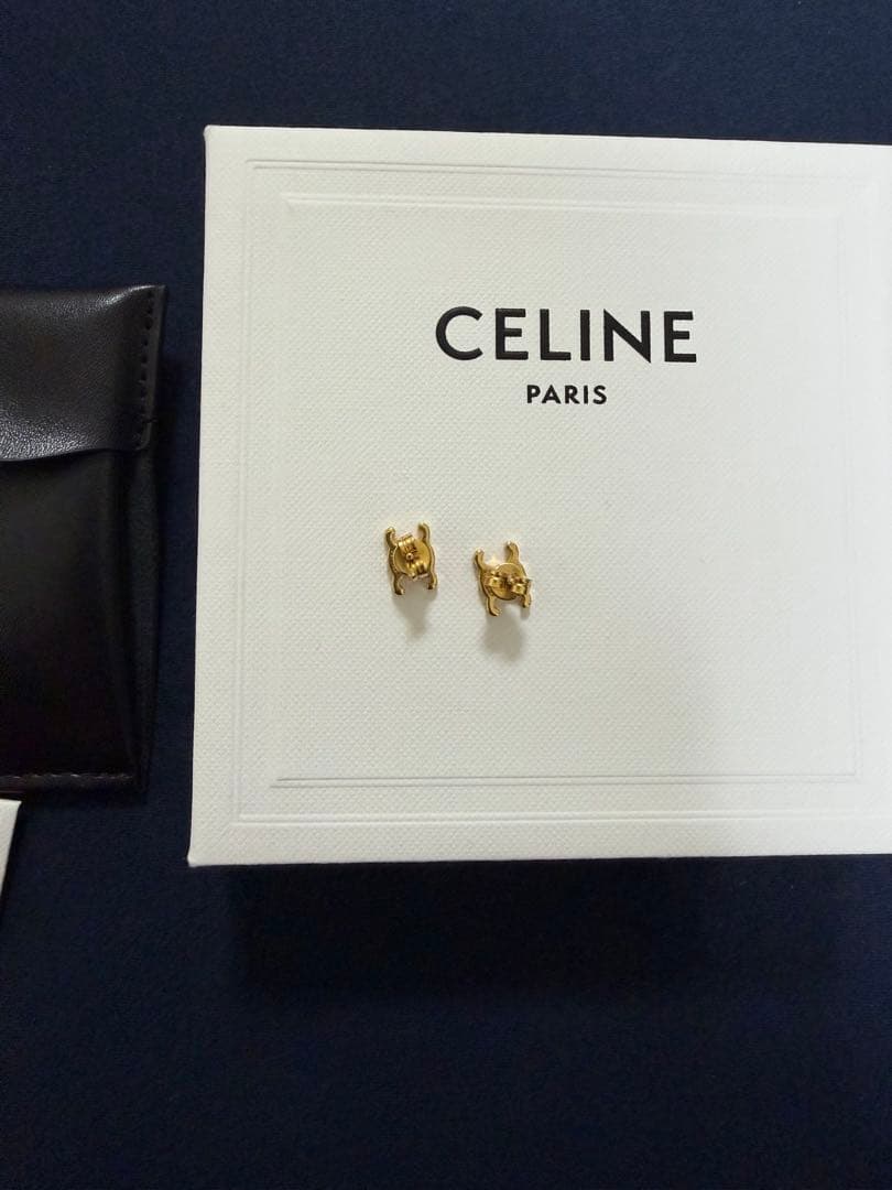 CELINE トリオンフ ピアス