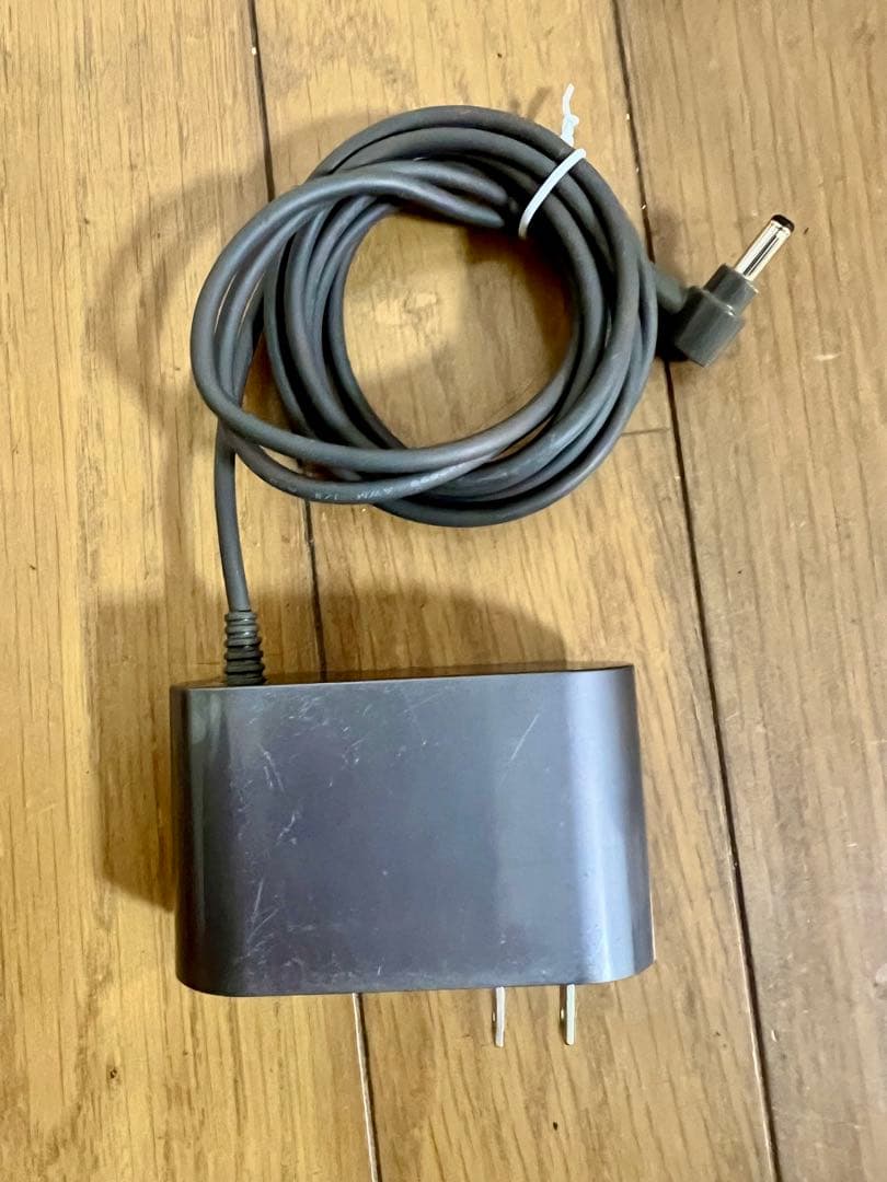 【美品】Dyson ダイソン cyclone V10 fluffy+ SV12